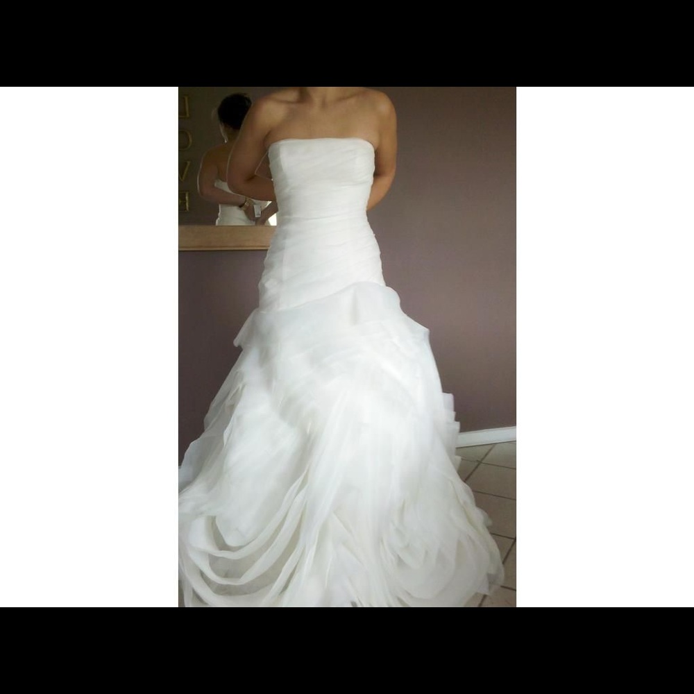 Brand New, Unaltered Vera Wang Wedding Dress!